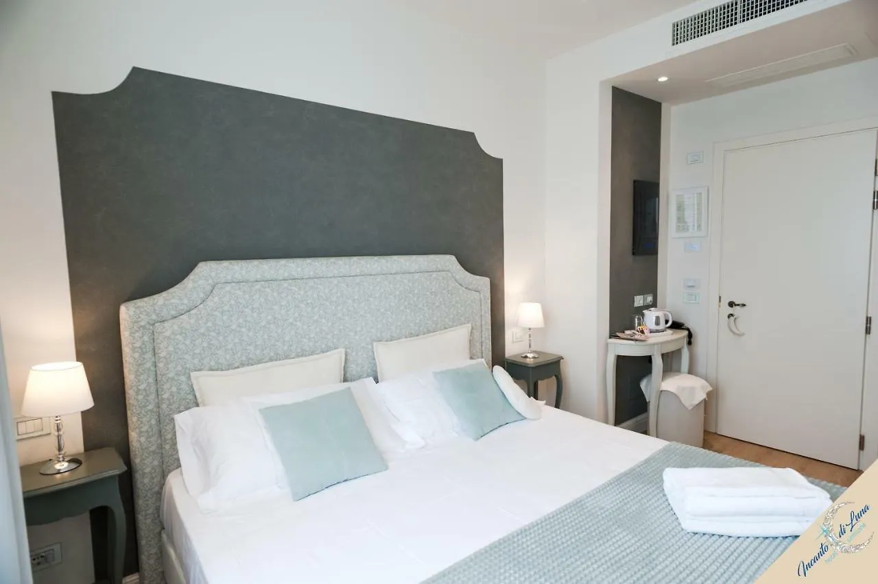 Incanto Di Luna Hotel Sirmione 3*,  Italy
